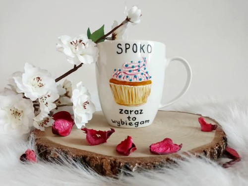 Wyjątkowy, ręcznie malowany kubek ciacho dla biegacza.