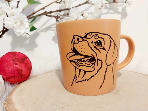 Wyjątkowy, ręcznie malowany kubek Rottweiler.