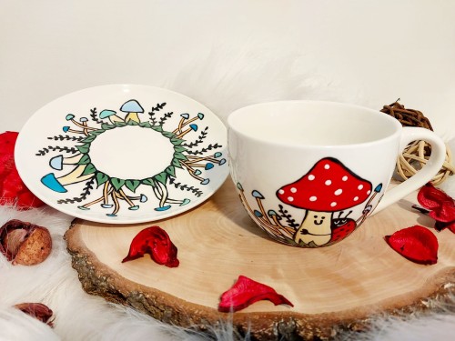 Wyjątkowa, ręcznie malowana filiżanka Muchomorek i biedronka