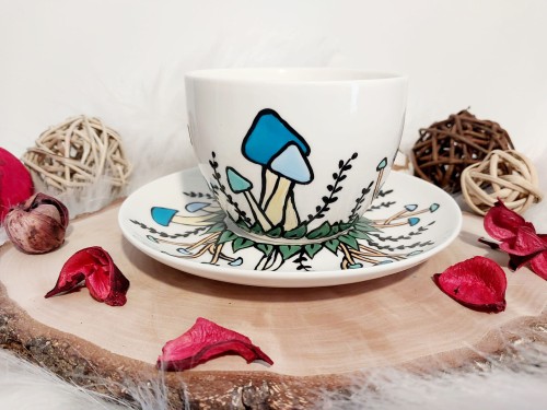Wyjątkowa, ręcznie malowana filiżanka Muchomorek i biedronka