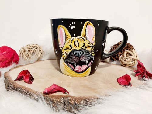 Wyjątkowy, ręcznie malowany kubek Buldożek francuski.