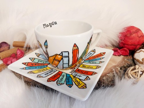 Wyjątkowa, ręcznie malowana filiżanka na zakończenie roku szkolnego