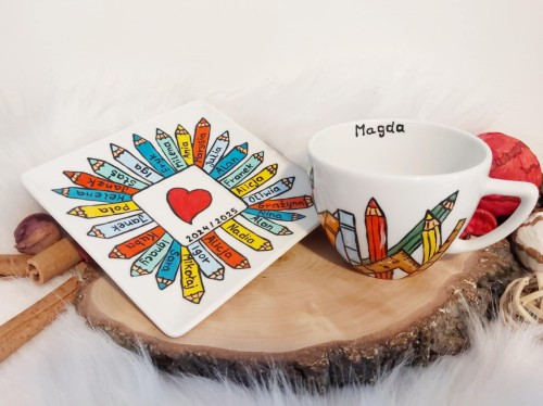 Wyjątkowa, ręcznie malowana filiżanka na zakończenie roku szkolnego