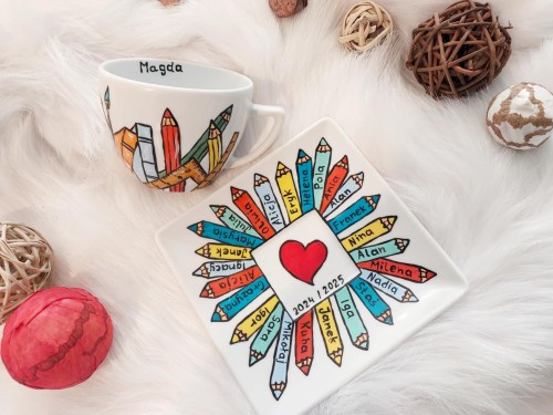 Wyjątkowa, ręcznie malowana filiżanka na zakończenie roku szkolnego