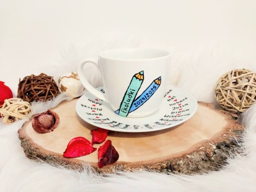 Wyjątkowa, ręcznie malowana filiżanka na zakończenie roku szkolnego