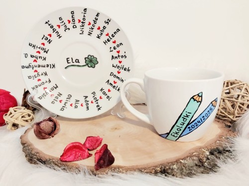 Wyjątkowa, ręcznie malowana filiżanka na zakończenie roku szkolnego