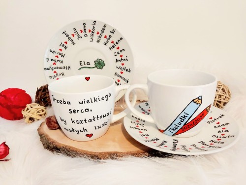 Wyjątkowa, ręcznie malowana filiżanka na zakończenie roku szkolnego