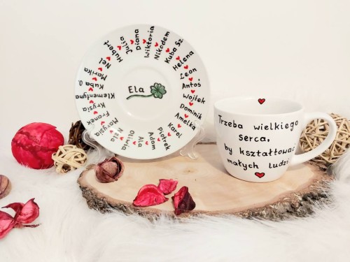 Wyjątkowa, ręcznie malowana filiżanka na zakończenie roku szkolnego