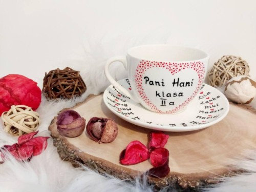 Wyjątkowa, ręcznie malowana filiżanka na zakończenie roku szkolnego