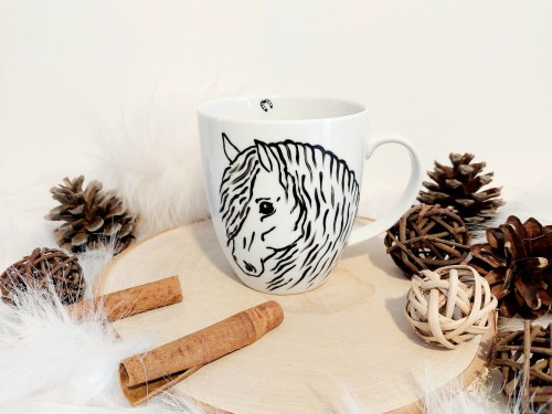 Wyjątkowy, ręcznie malowany kubek koń fryzyjski