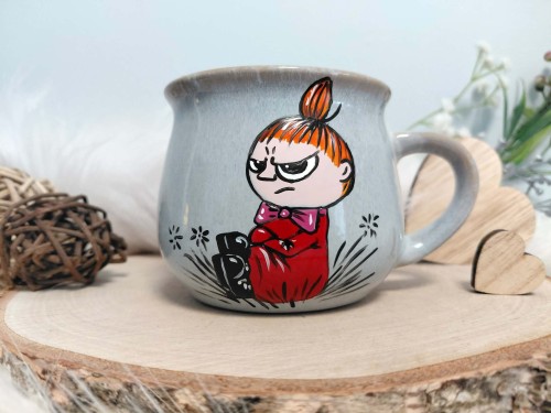 Kubek ręcznie malowany Mała Mi Złośnica   