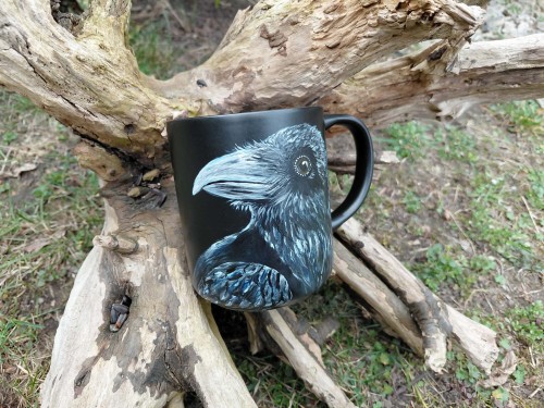 Wyjątkowy, ręcznie malowany kubek Kruk.