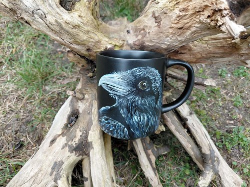 Wyjątkowy, ręcznie malowany kubek Kruk.