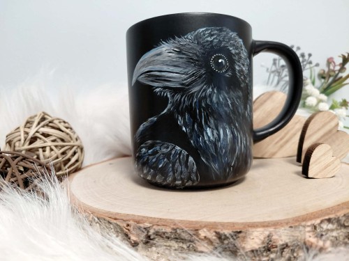 Wyjątkowy, ręcznie malowany kubek Kruk.