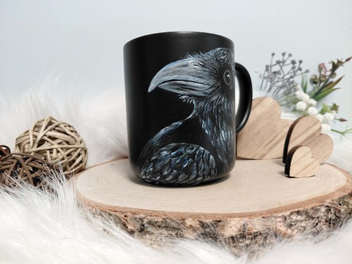Wyjątkowy, ręcznie malowany kubek Kruk.