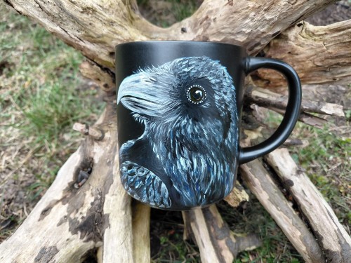 Wyjątkowy, ręcznie malowany kubek Kruk