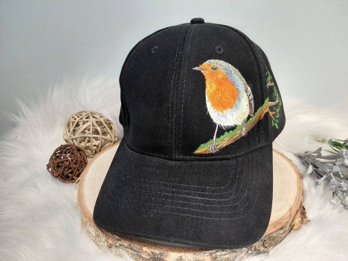 Wyjątkowa ręcznie malowana czapka ptak Rudzik
