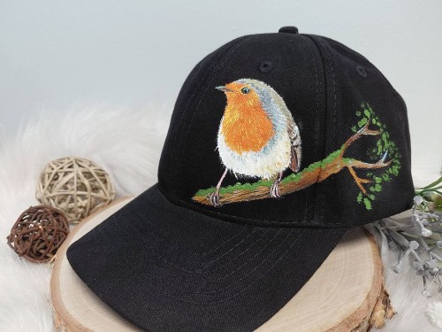 Wyjątkowa ręcznie malowana czapka ptak Rudzik