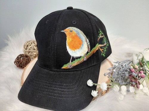 Wyjątkowa ręcznie malowana czapka ptak Rudzik