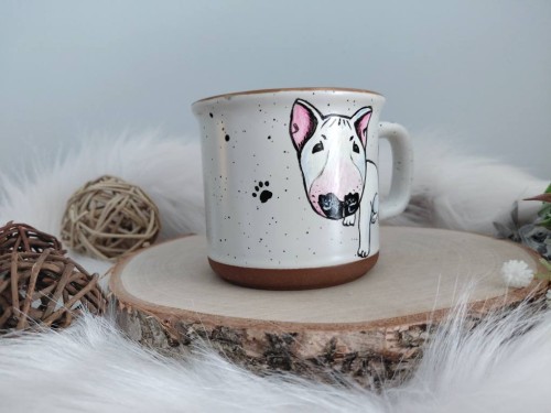 Wyjątkowy, ręcznie malowany kubek w kropki Bulterier.
