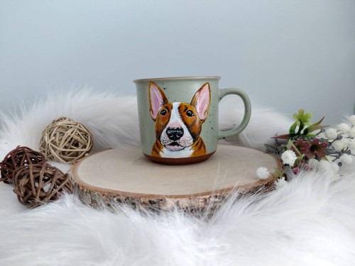 Wyjątkowy, ręcznie malowany kubek w kropki Bulterier rudy.