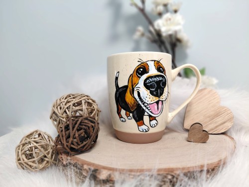 Wyjątkowy, ręcznie malowany kubek Beagle.